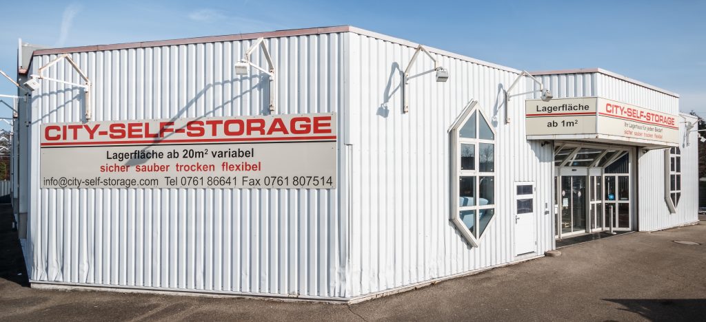 Außenfassade des City-Self-Storage in Freiburg, Christaweg