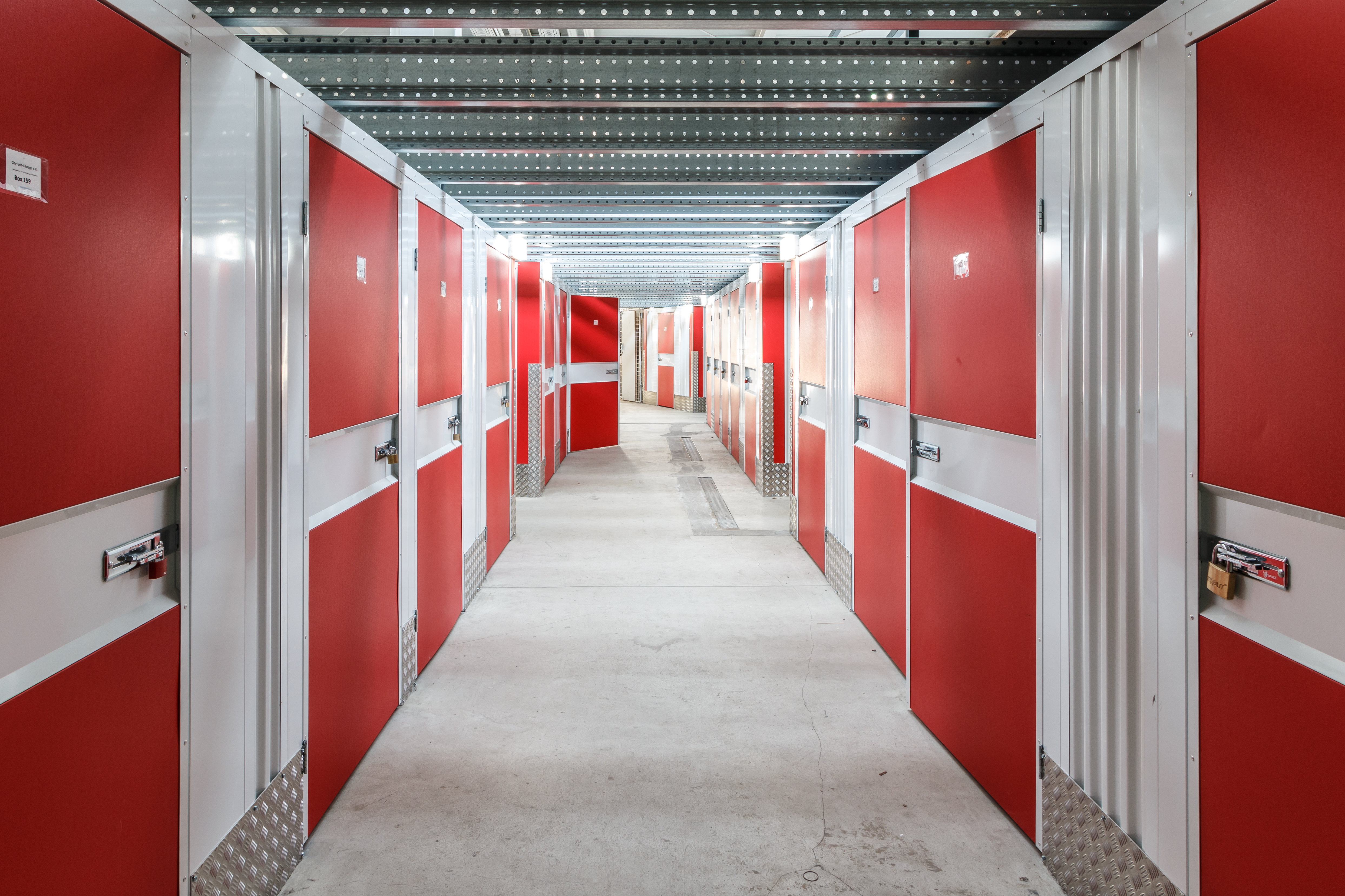 Aluboxen der Lagerräume des City-Self-Storage in Freiburg im Breisgau